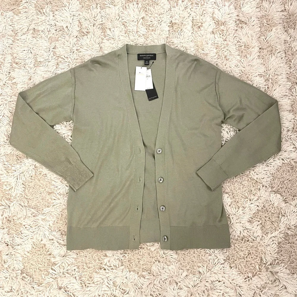 Banana Republic Forever Sweater Cardigan Light Sage V-Neck Button Front XS NWT